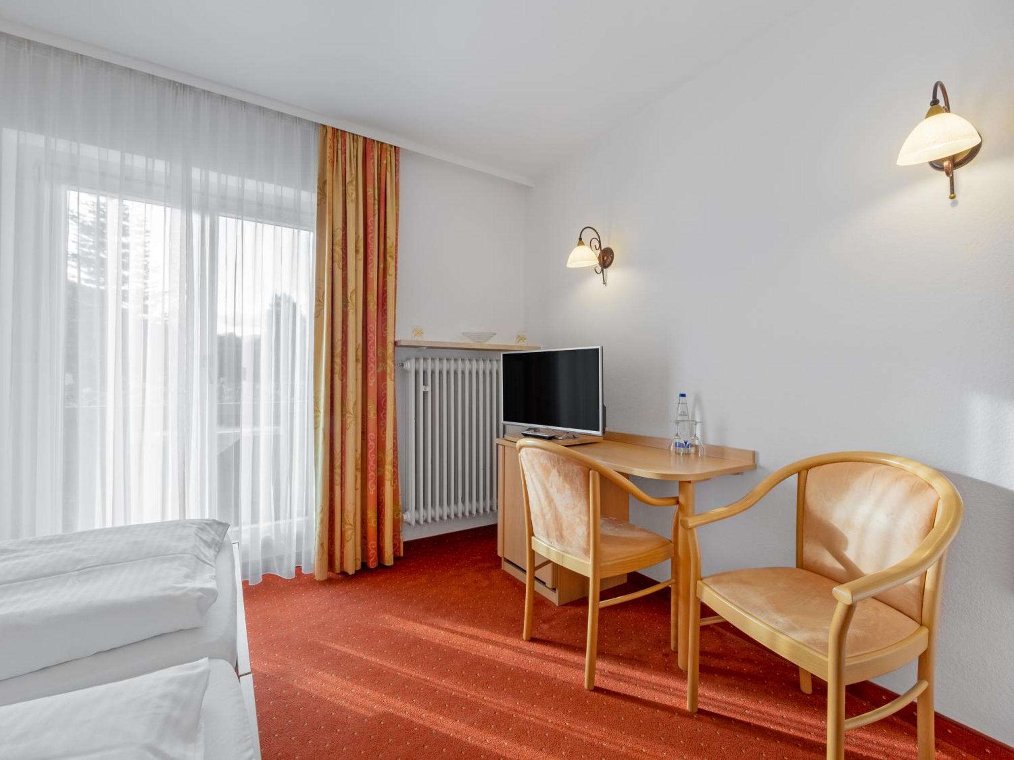 Landhotel Gabriele Unterwoessen Room photo