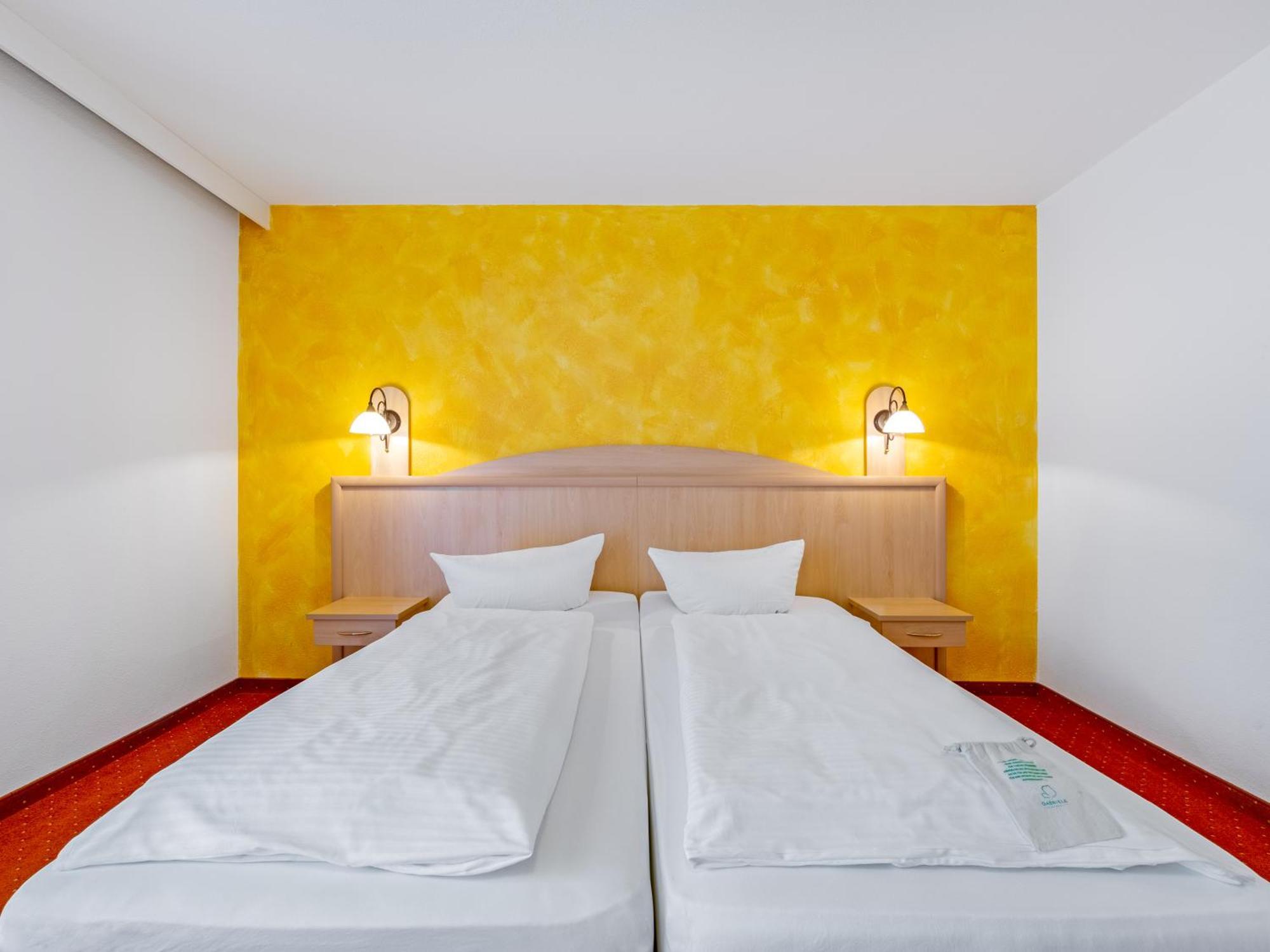 Landhotel Gabriele Unterwoessen Room photo